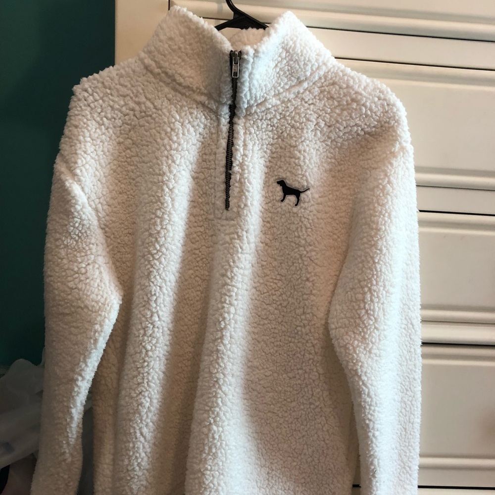 VS pink pullovers